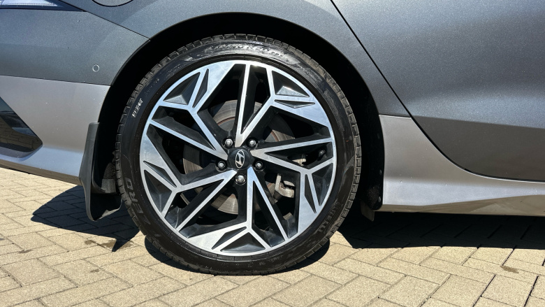 Hyundai IONIQ 6 239kW Ultimate 77kWh 4dr AWD Auto Electric Saloon